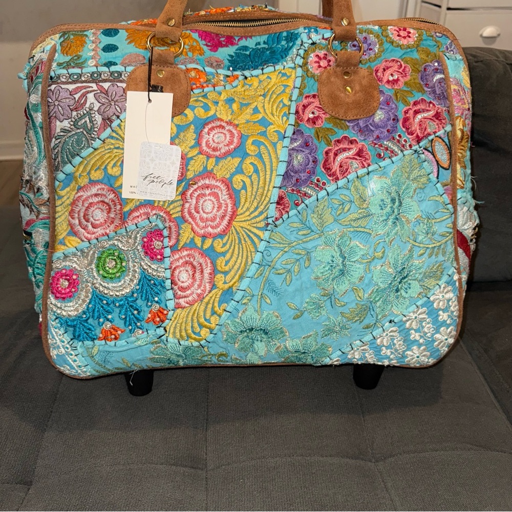 Free People Marrakesh Patched Weekender bag - Picture 4 of 16
